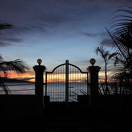 The Wilsons' Shangrila Bed & Breakfast Dumaguete City Екстериор снимка